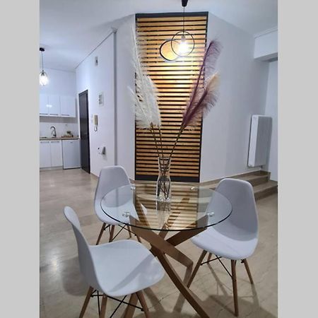Apartment In The Heart Of The City 4 Larissa Exterior foto